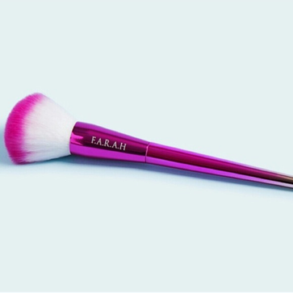 FARAH Powder Brush